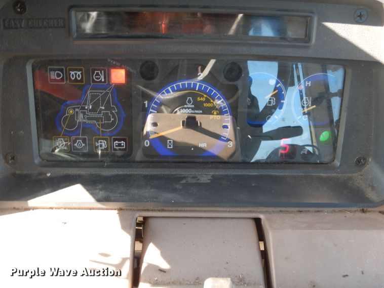 image for item DH6794 Kubota M105X MFWD tractor