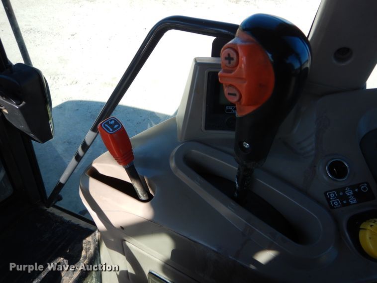 image for item DH6794 Kubota M105X MFWD tractor