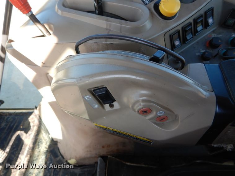 image for item DH6794 Kubota M105X MFWD tractor