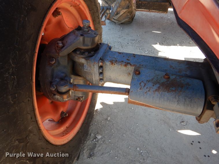 image for item DH6794 Kubota M105X MFWD tractor