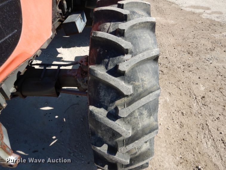 image for item DH6794 Kubota M105X MFWD tractor