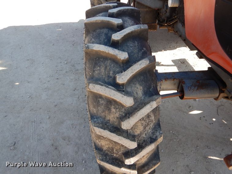 image for item DH6794 Kubota M105X MFWD tractor