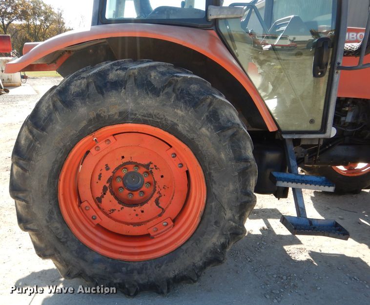 image for item DH6794 Kubota M105X MFWD tractor
