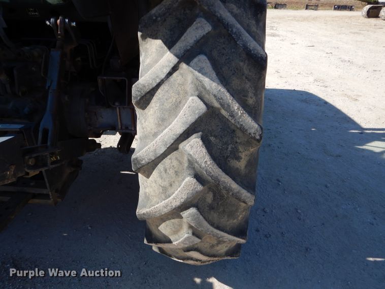 image for item DH6794 Kubota M105X MFWD tractor