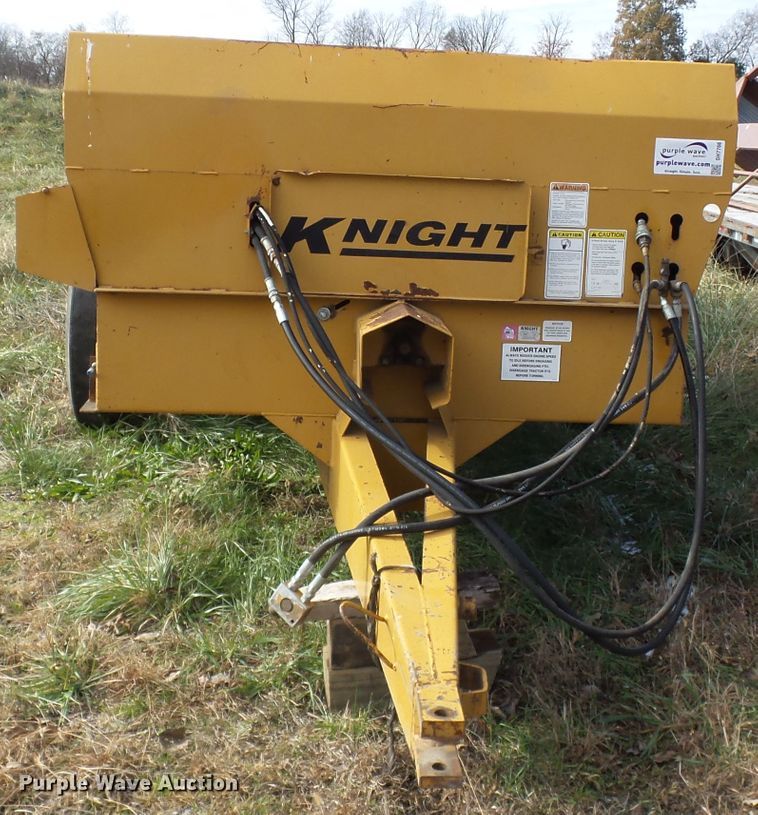 image for item DH7766 Knight 1040 manure spreader
