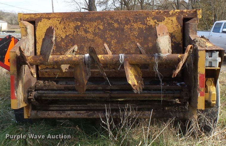 image for item DH7766 Knight 1040 manure spreader