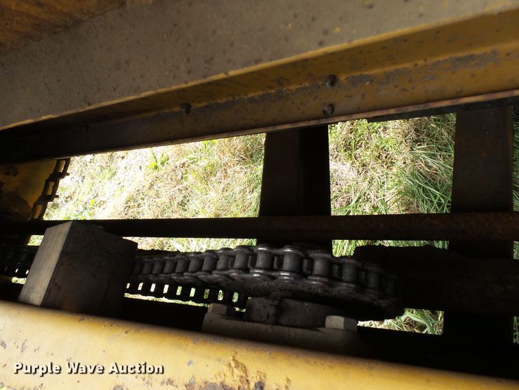 image for item DH7766 Knight 1040 manure spreader