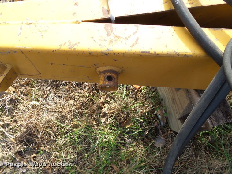 image for item DH7766 Knight 1040 manure spreader