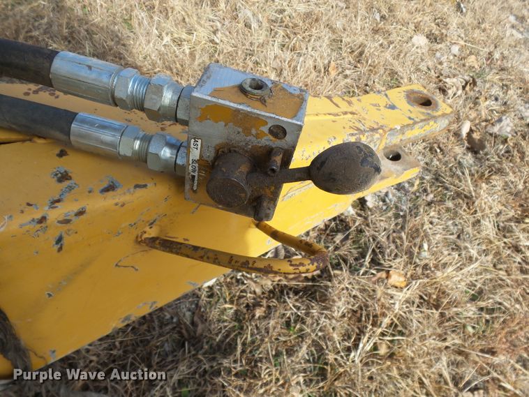 image for item DH7766 Knight 1040 manure spreader