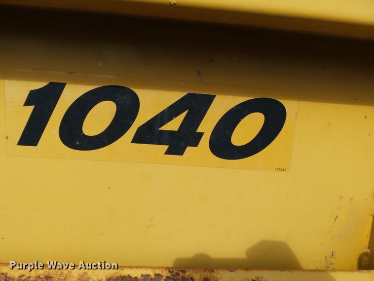 image for item DH7766 Knight 1040 manure spreader