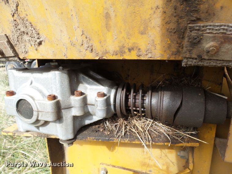 image for item DH7766 Knight 1040 manure spreader