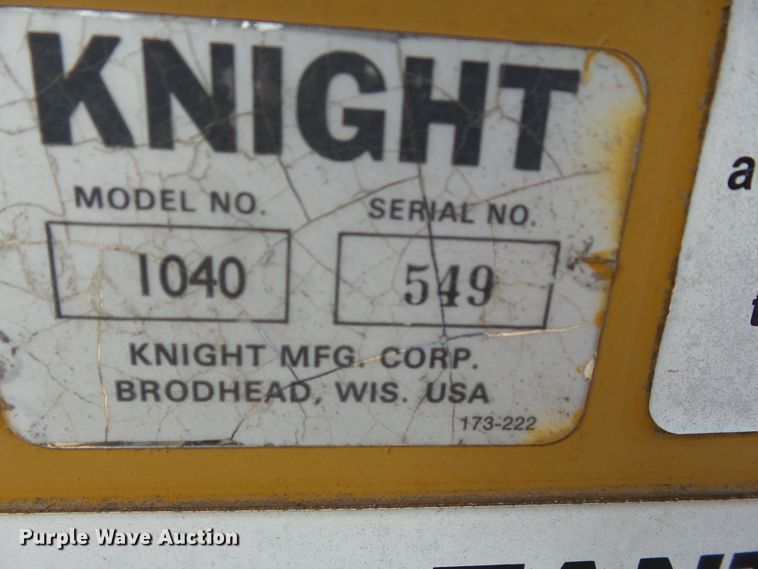image for item DH7766 Knight 1040 manure spreader