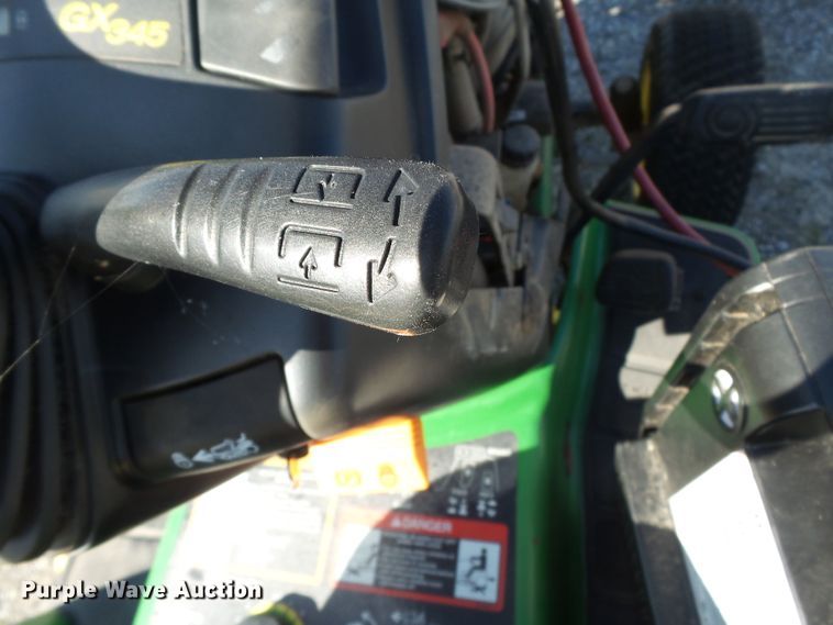 image for item DH7788 2003 John Deere GX345 lawn mower