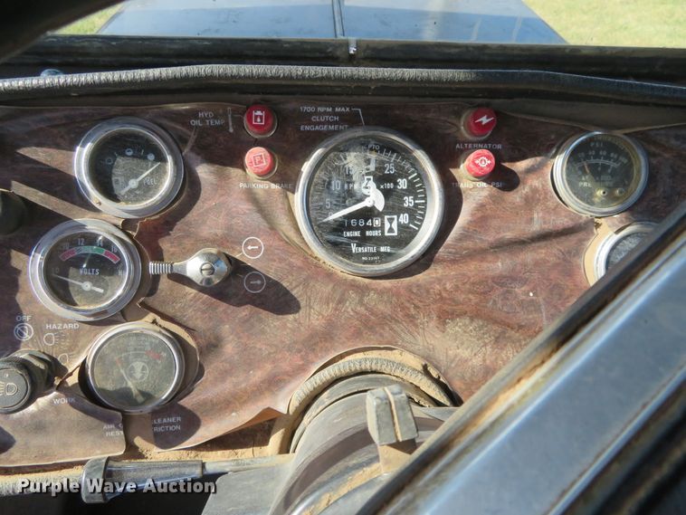 image for item EQ9384 1980 Versatile 895 4WD tractor