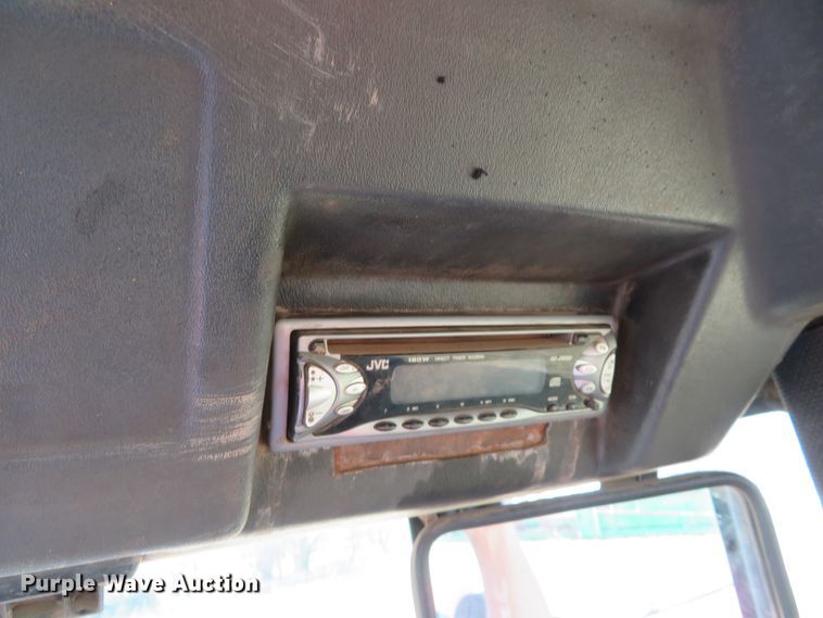 image for item EQ9384 1980 Versatile 895 4WD tractor