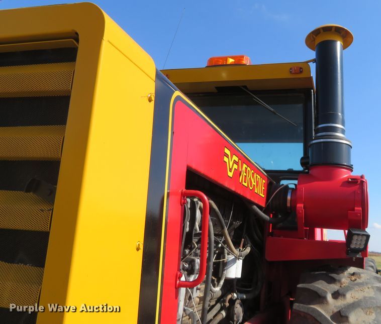 image for item EQ9384 1980 Versatile 895 4WD tractor