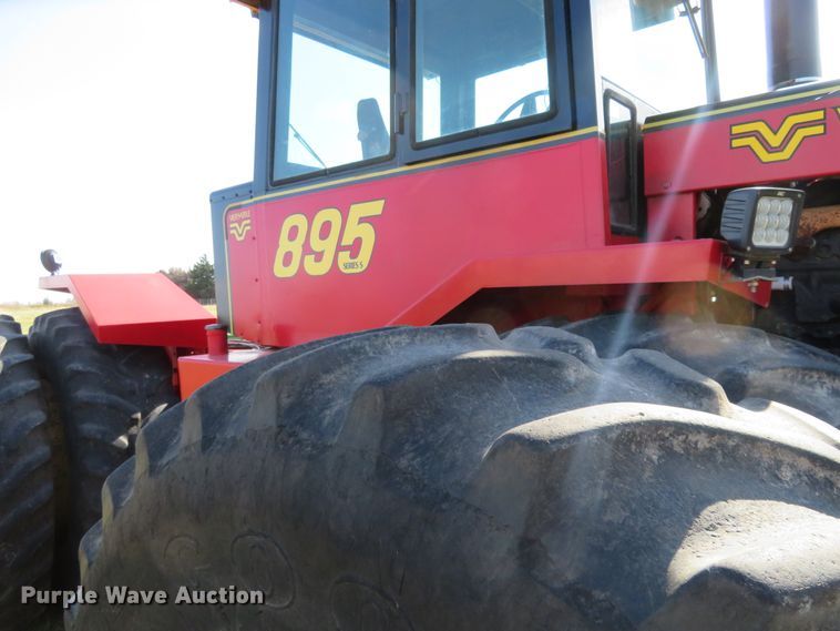 image for item EQ9384 1980 Versatile 895 4WD tractor