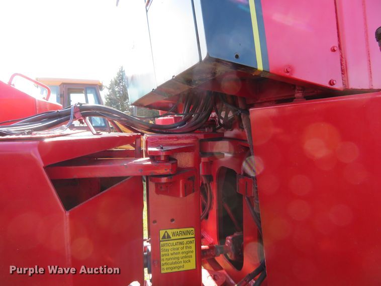 image for item EQ9384 1980 Versatile 895 4WD tractor