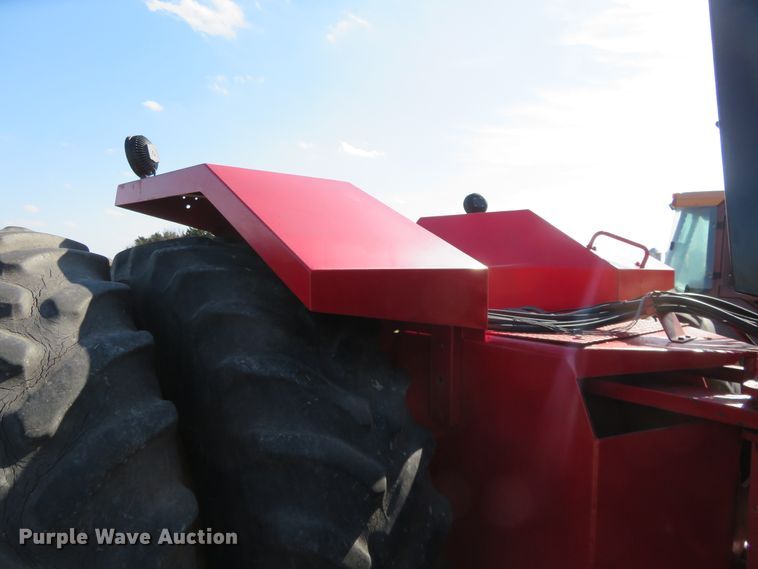 image for item EQ9384 1980 Versatile 895 4WD tractor