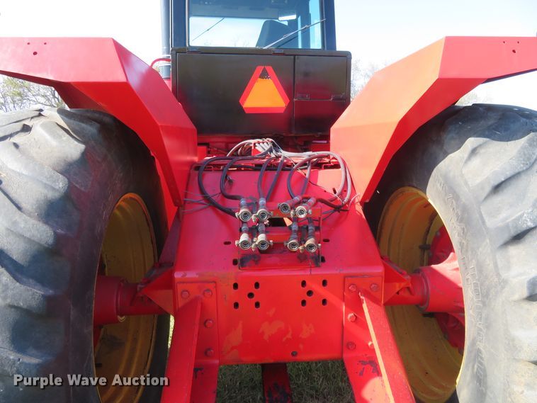 image for item EQ9384 1980 Versatile 895 4WD tractor