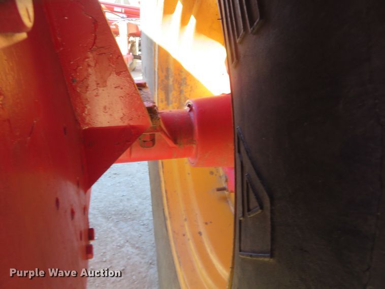 image for item EQ9384 1980 Versatile 895 4WD tractor