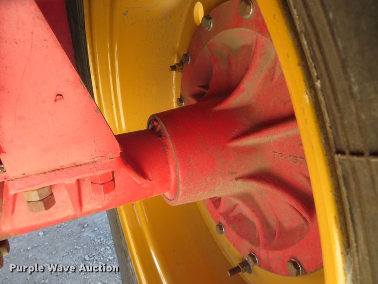 image for item EQ9384 1980 Versatile 895 4WD tractor