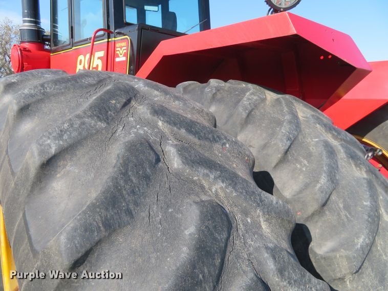 image for item EQ9384 1980 Versatile 895 4WD tractor