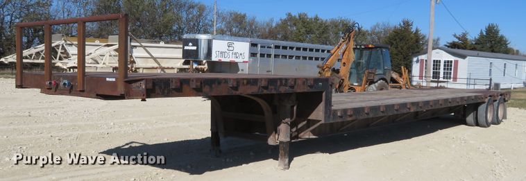 image for item EQ9385 1984 Great Dane drop deck trailer