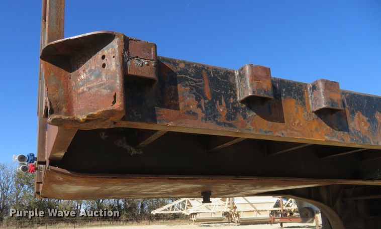 image for item EQ9385 1984 Great Dane drop deck trailer