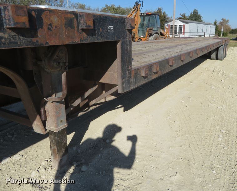 image for item EQ9385 1984 Great Dane drop deck trailer