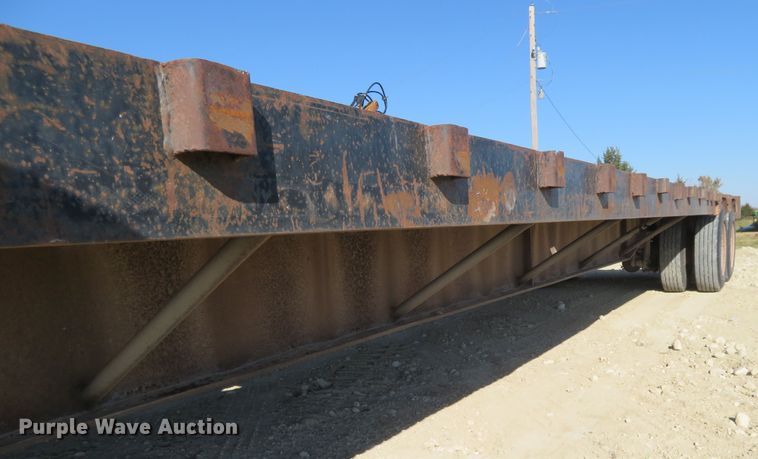 image for item EQ9385 1984 Great Dane drop deck trailer