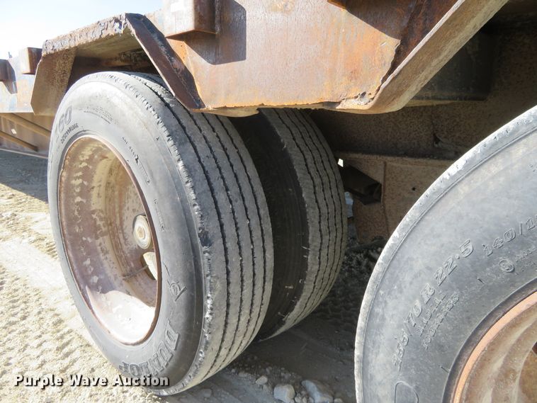 image for item EQ9385 1984 Great Dane drop deck trailer