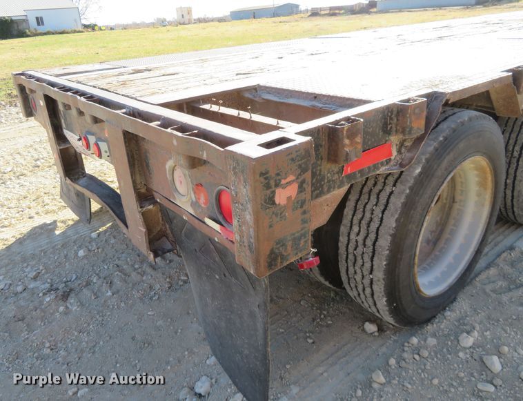 image for item EQ9385 1984 Great Dane drop deck trailer