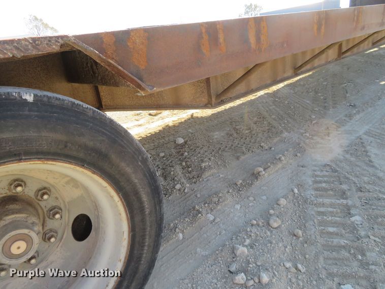 image for item EQ9385 1984 Great Dane drop deck trailer