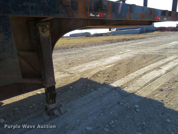 image for item EQ9385 1984 Great Dane drop deck trailer