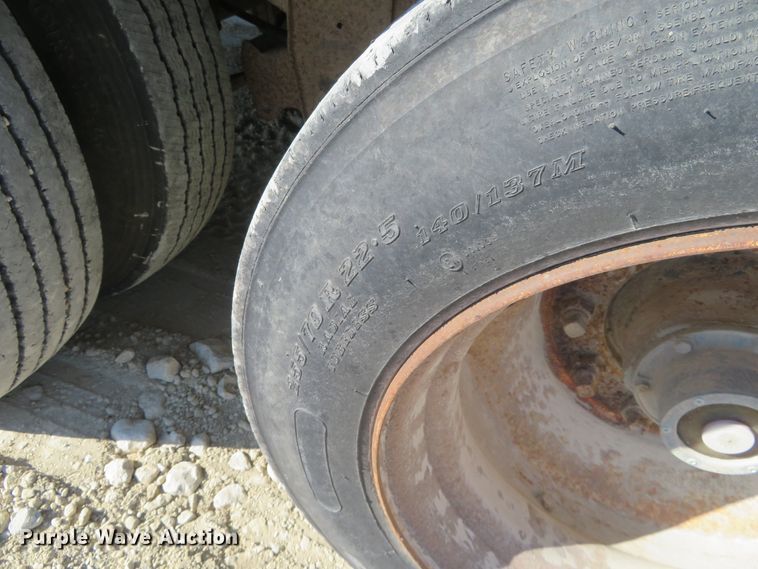 image for item EQ9385 1984 Great Dane drop deck trailer