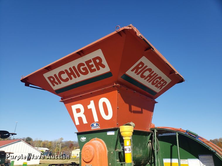image for item ET9963 Richiger R10 grain bagger