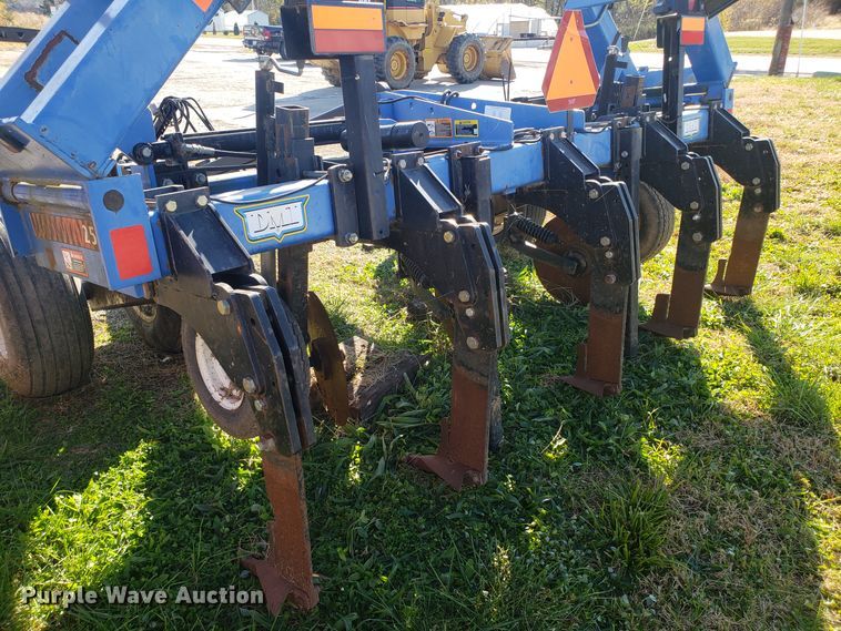 image for item ET9964 Case IH DMI 2500 ripper