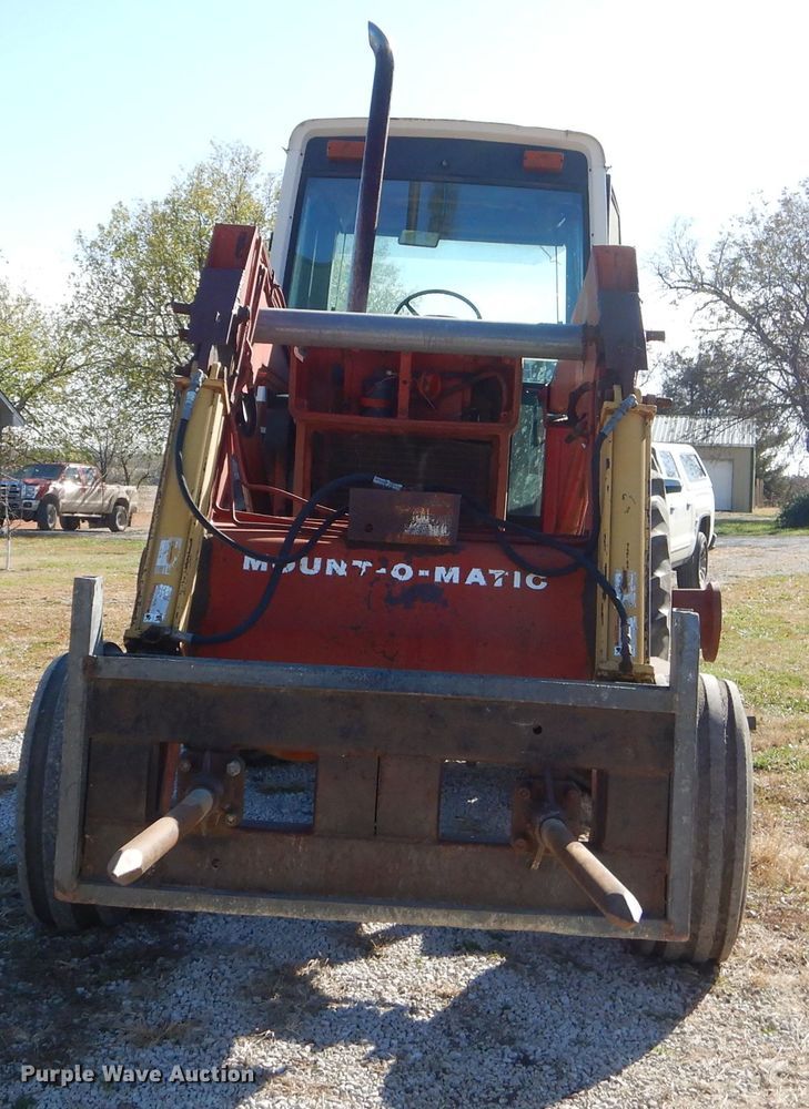 image for item FA9841 International 1586 tractor