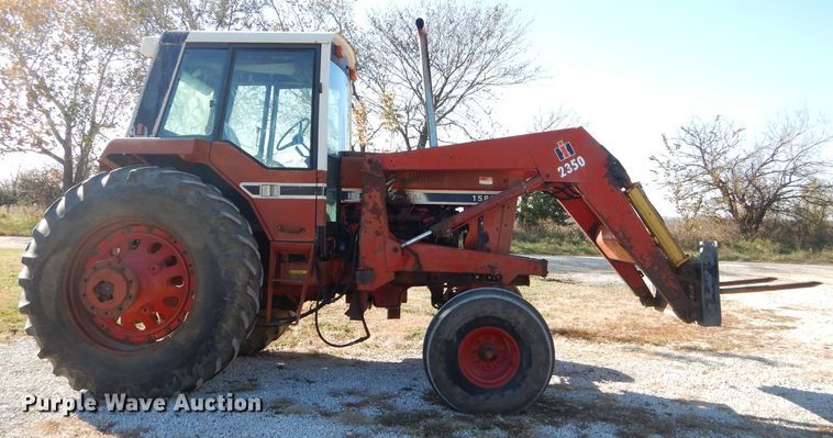 image for item FA9841 International 1586 tractor