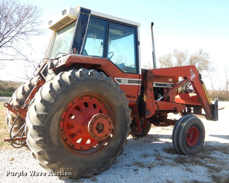 image for item FA9841 International 1586 tractor