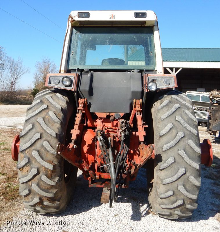 image for item FA9841 International 1586 tractor