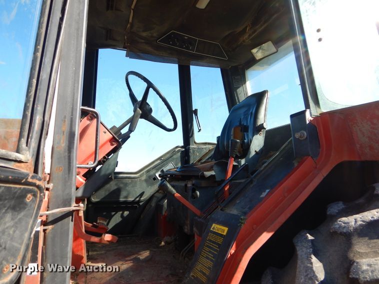 image for item FA9841 International 1586 tractor