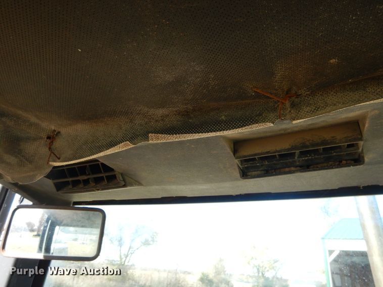 image for item FA9841 International 1586 tractor