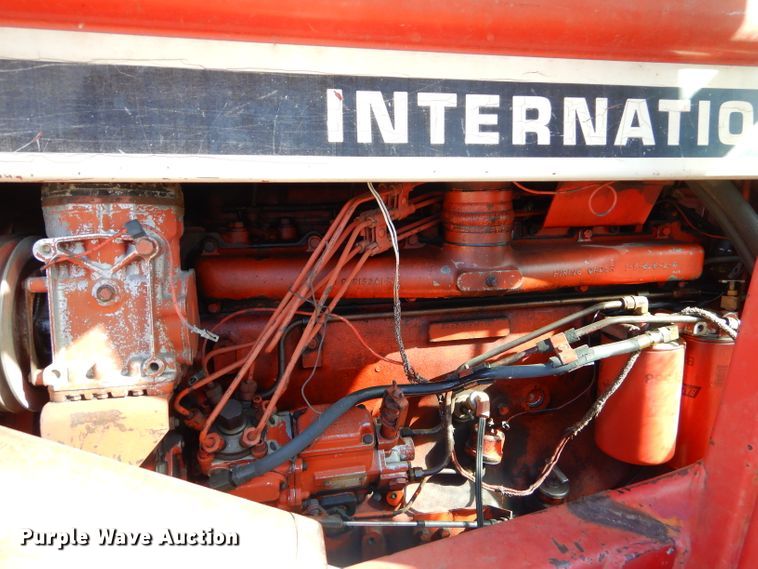 image for item FA9841 International 1586 tractor