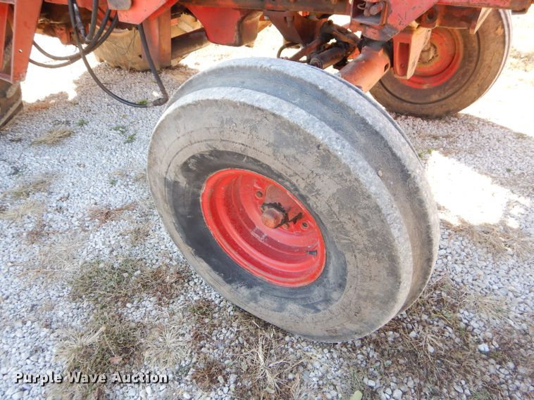 image for item FA9841 International 1586 tractor