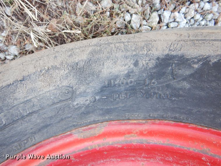 image for item FA9841 International 1586 tractor