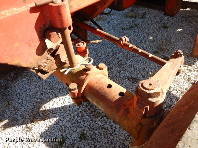 image for item FA9841 International 1586 tractor