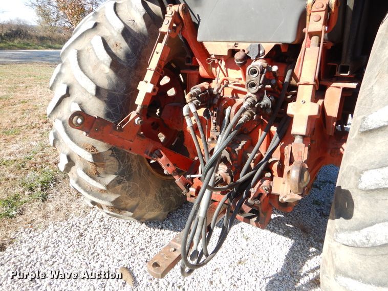 image for item FA9841 International 1586 tractor