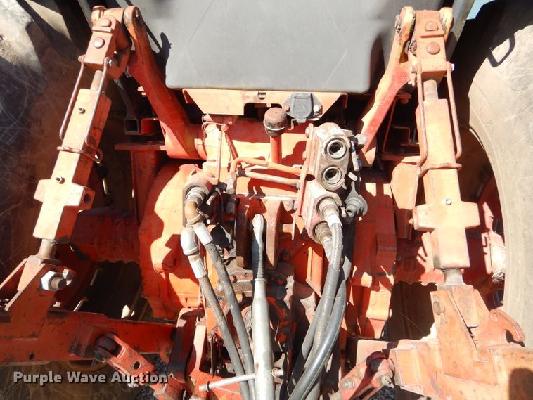 image for item FA9841 International 1586 tractor